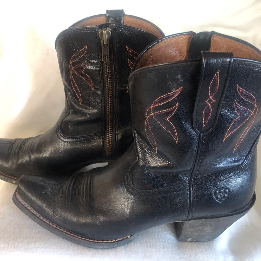Ariat Pointy-toed western boots, women’s, size 7.5 B